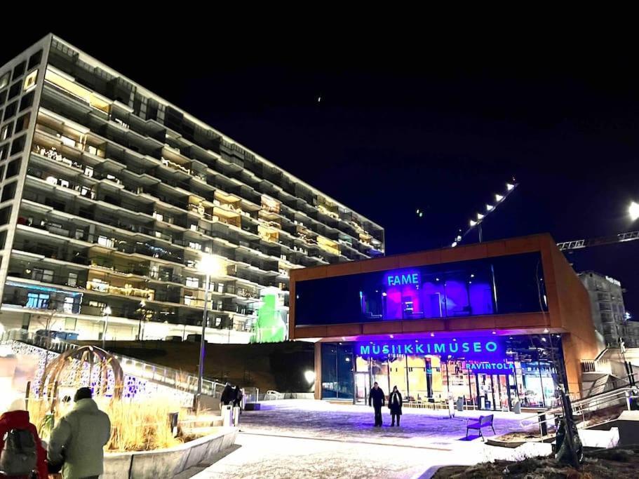 Brand New Modern Condo Built-In Mall Of Tripla 헬싱키 외부 사진